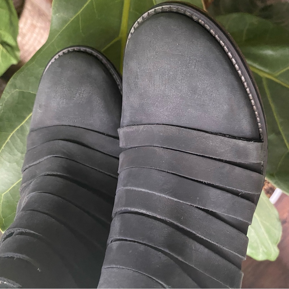 FREE PEOPLE Hybrid Strappy Leather Block Heel Ankle Boots Bootie 37 US7 Black - Picture 5 of 15